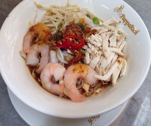 Dry Koay Teow with Prawns and Chicken Slices